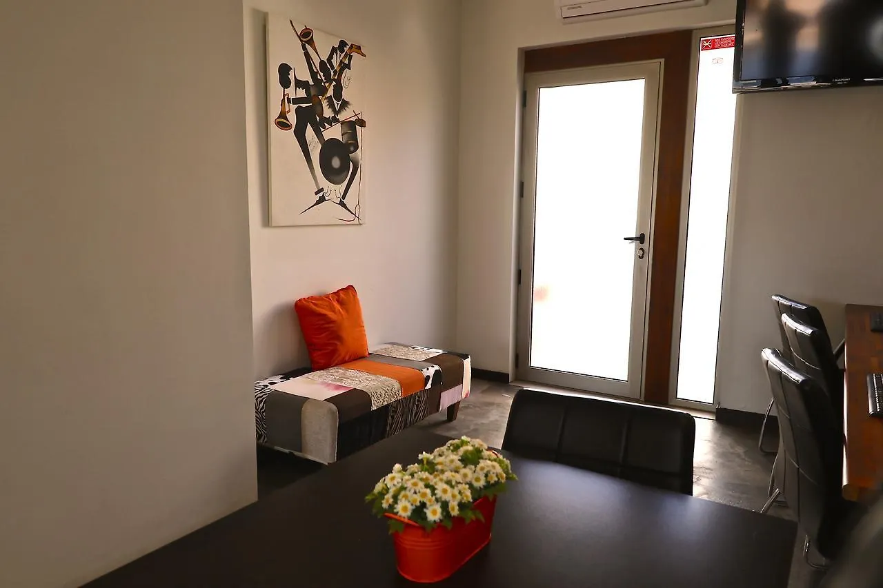 Pensjonat Lost & Found - Guesthouse & Suites Albufeira